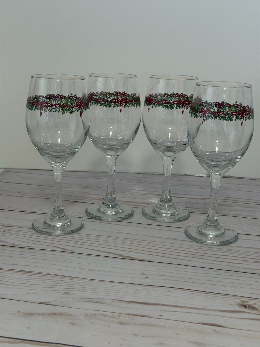 Vintage Libbey Christmas Holly Berries Gold Trim Wine Water Glass Stem 4Goblets